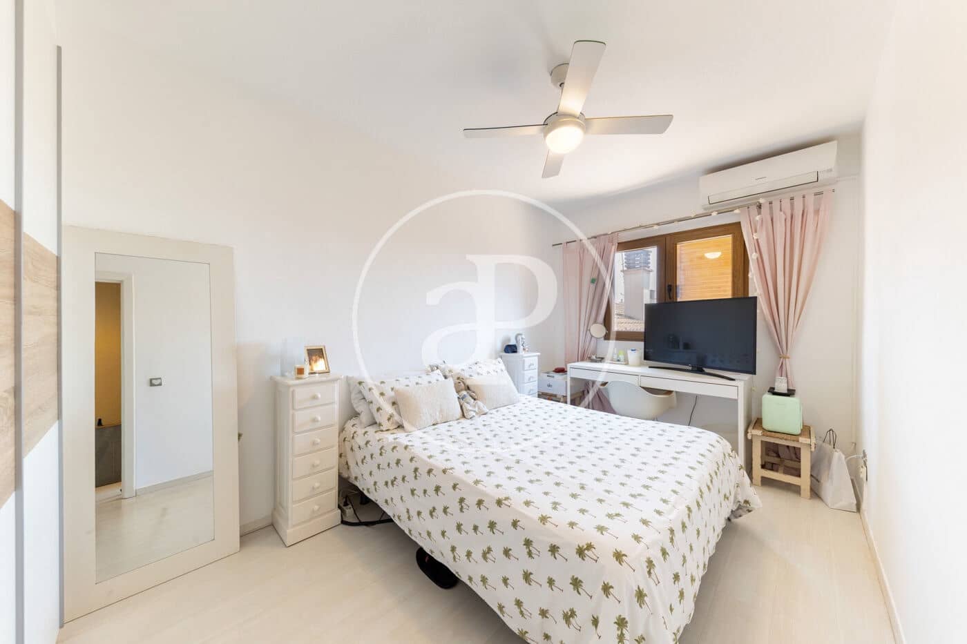 3 makuuhuone Huvila vuokrattavana paikassa Calvia mukana 
autotalli - 2 500 € (Ref: 9954256)