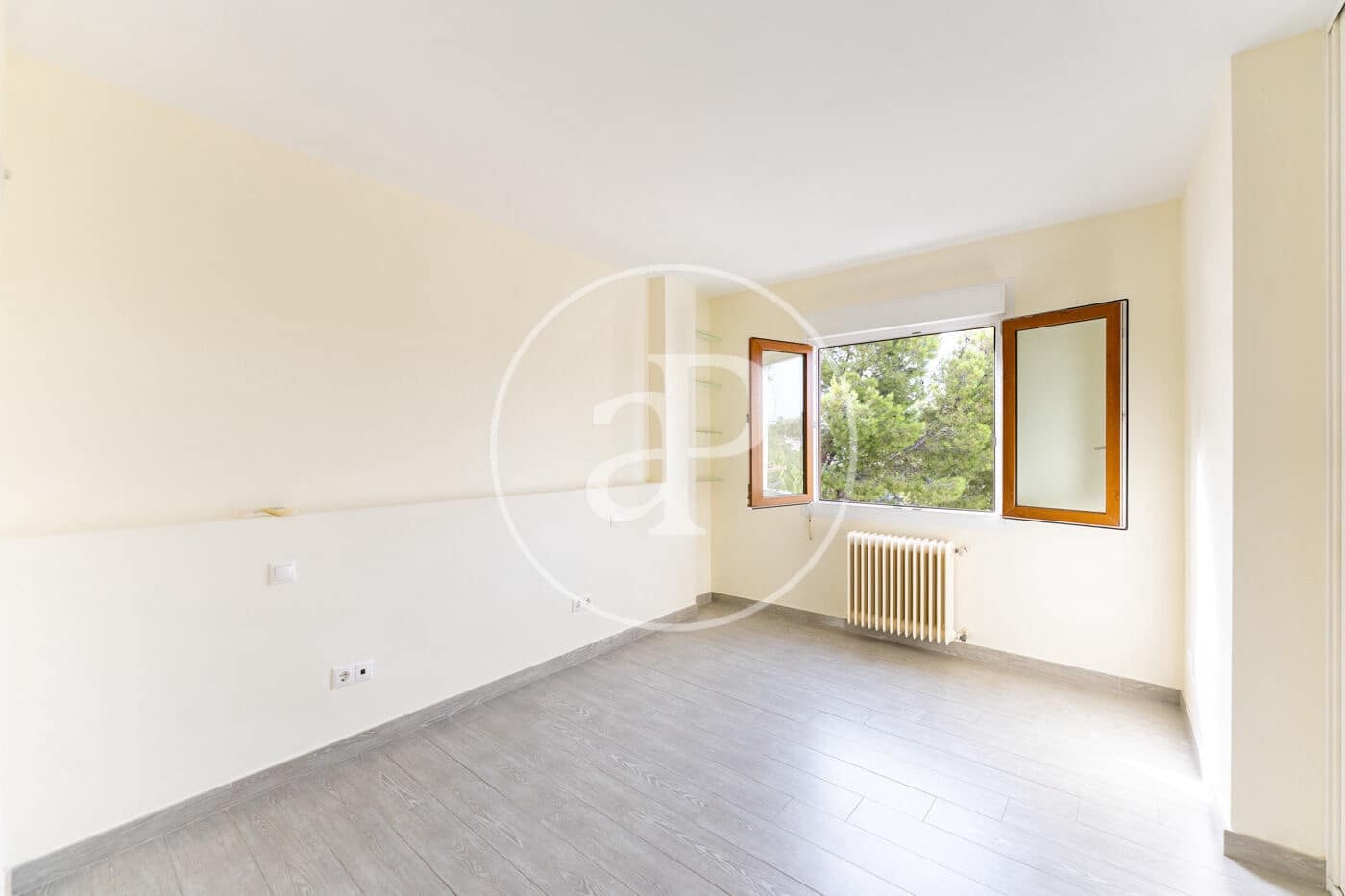 2 sypialnia Apartament do wynajęcia w Cas Catala z basenem garażem - 2 800 € (Ref: 9966679)