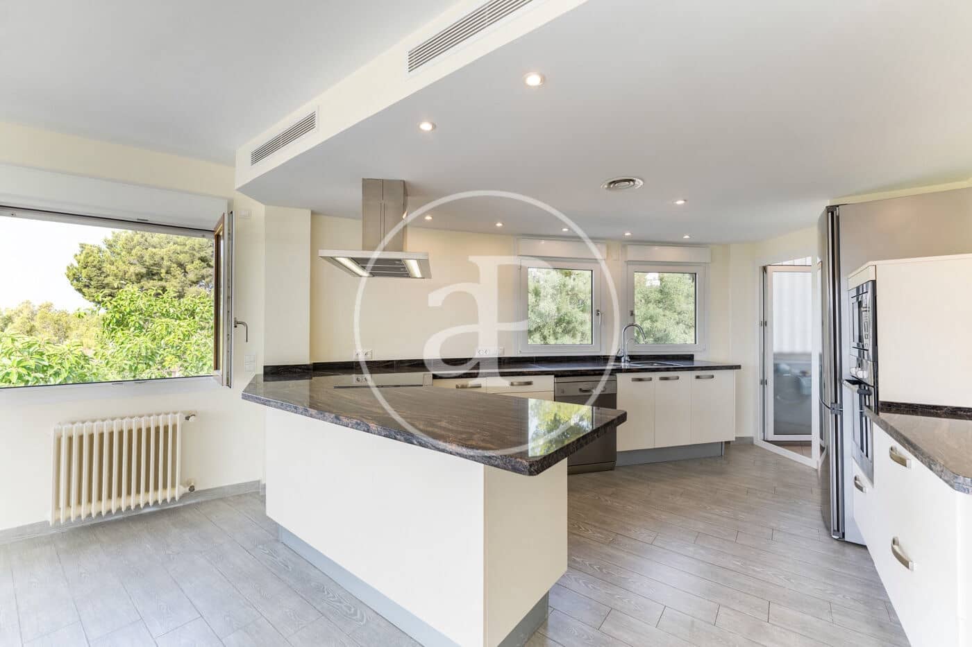 2 sypialnia Apartament do wynajęcia w Cas Catala z basenem garażem - 2 800 € (Ref: 9966679)