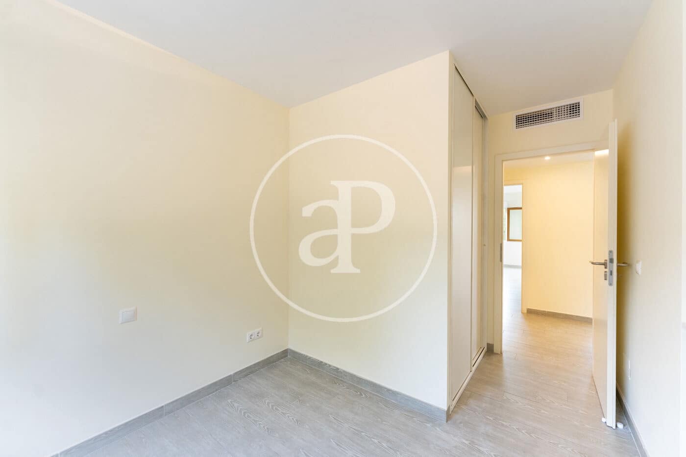 2 sypialnia Apartament do wynajęcia w Cas Catala z basenem garażem - 2 800 € (Ref: 9966679)