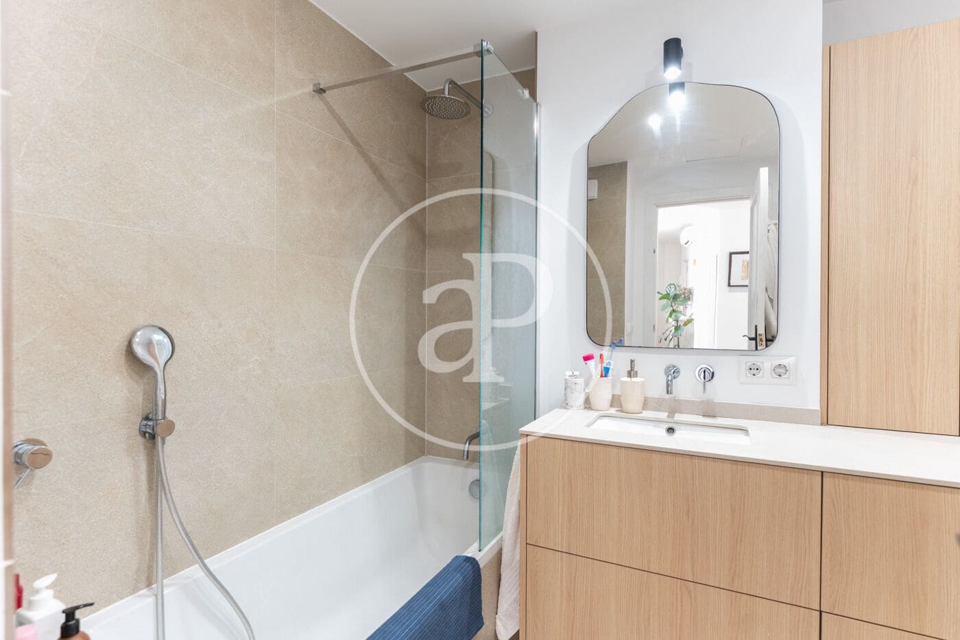 Appartement de 3 chambres à louer à Palma de Mallorca avec garage - 2 000 € (Ref: 9977338)