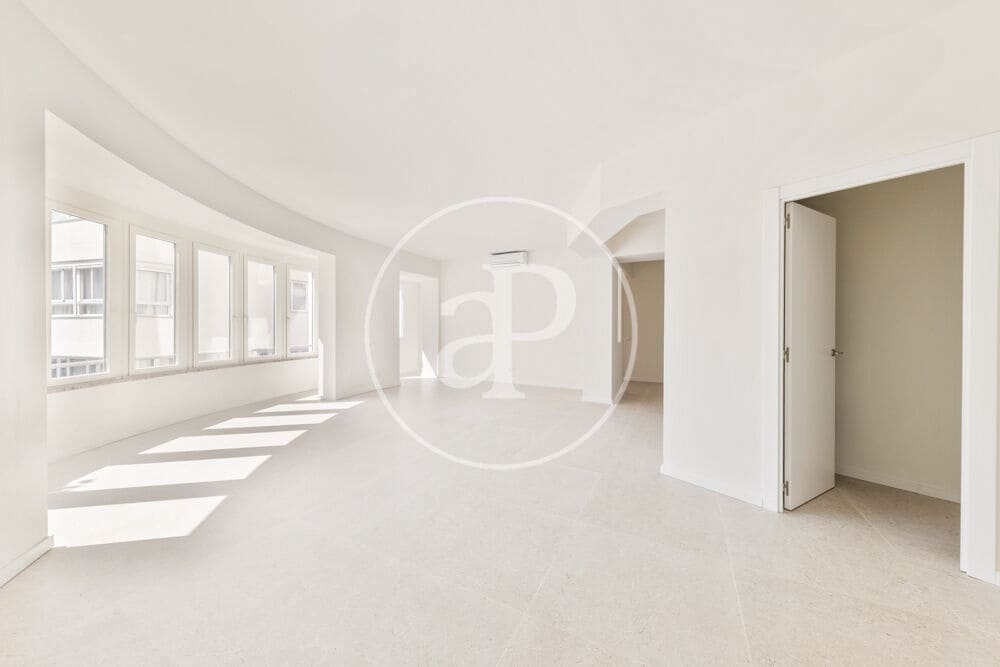 Appartement de 2 chambres à louer à Palma de Mallorca - 2 100 € (Ref: 9998831)