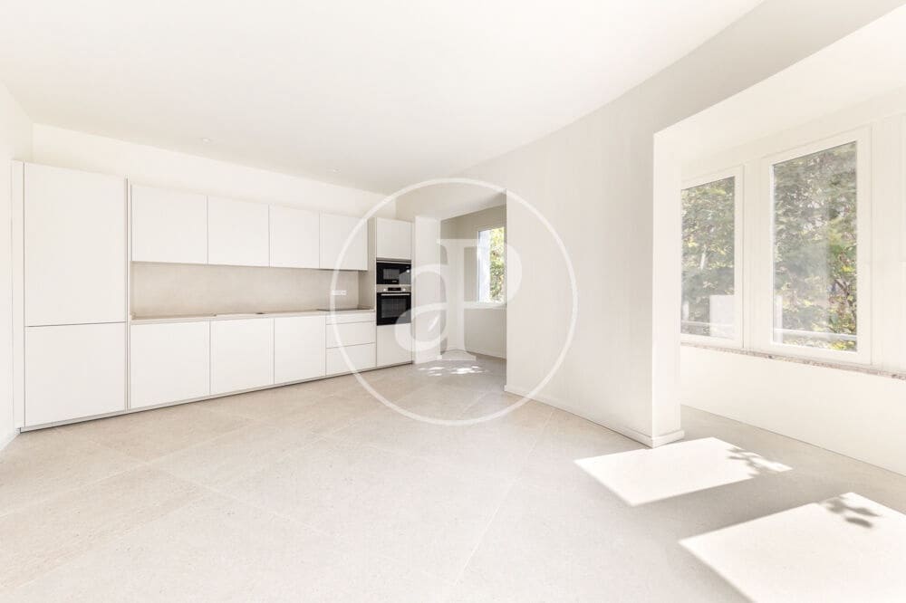 Appartement de 2 chambres à louer à Palma de Mallorca - 2 100 € (Ref: 9998831)