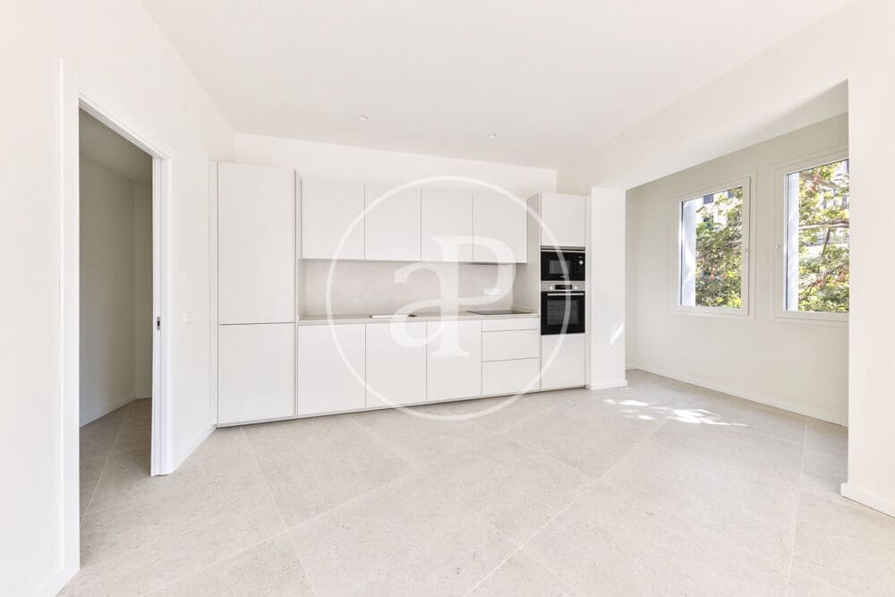 Appartement de 2 chambres à louer à Palma de Mallorca - 2 100 € (Ref: 9998831)