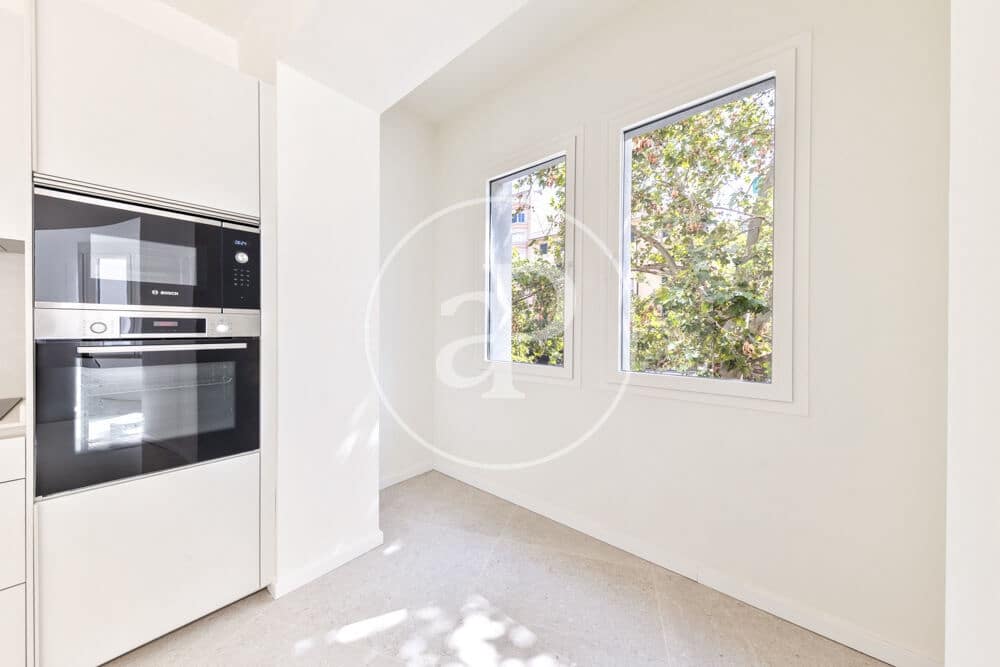Appartement de 2 chambres à louer à Palma de Mallorca - 2 100 € (Ref: 9998831)
