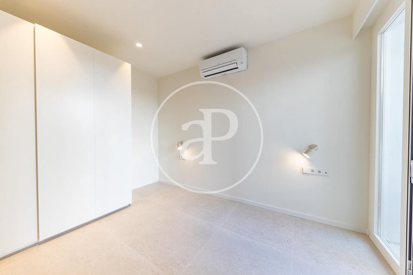 Appartement de 2 chambres à louer à Palma de Mallorca - 2 100 € (Ref: 9998832)