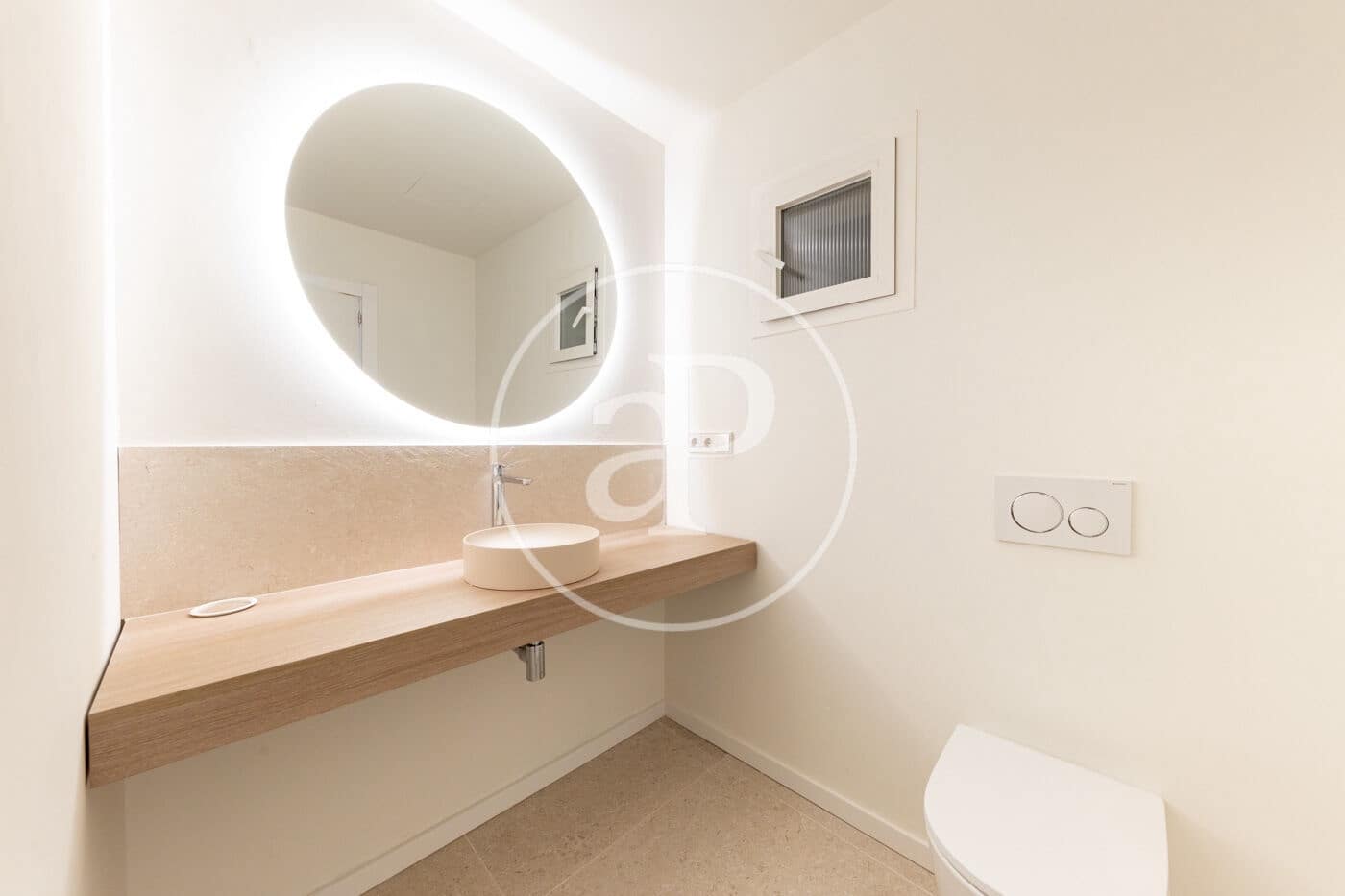 Appartement de 2 chambres à louer à Palma de Mallorca - 2 100 € (Ref: 9998832)