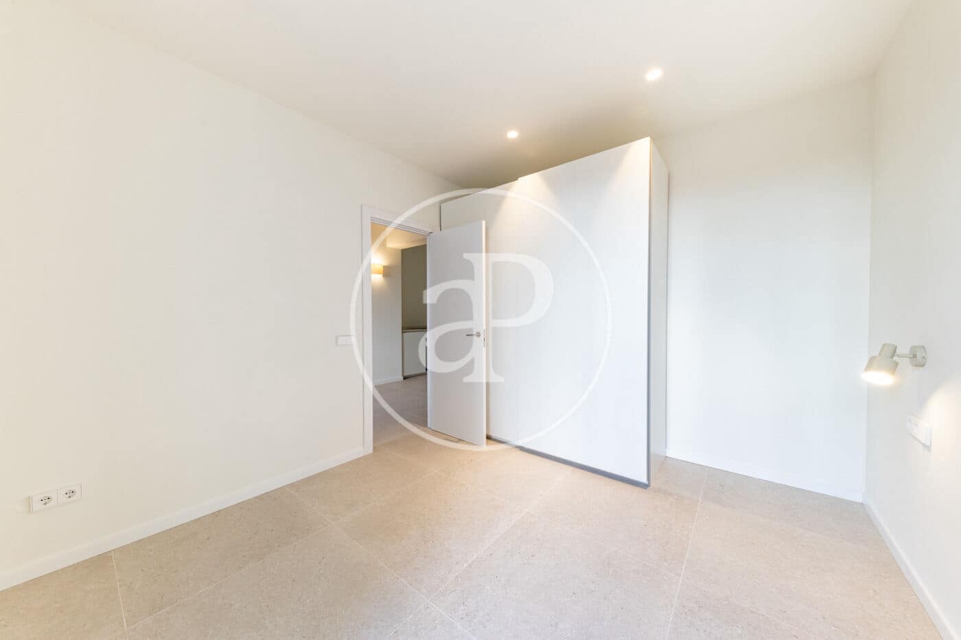 Appartement de 2 chambres à louer à Palma de Mallorca - 2 100 € (Ref: 9998832)