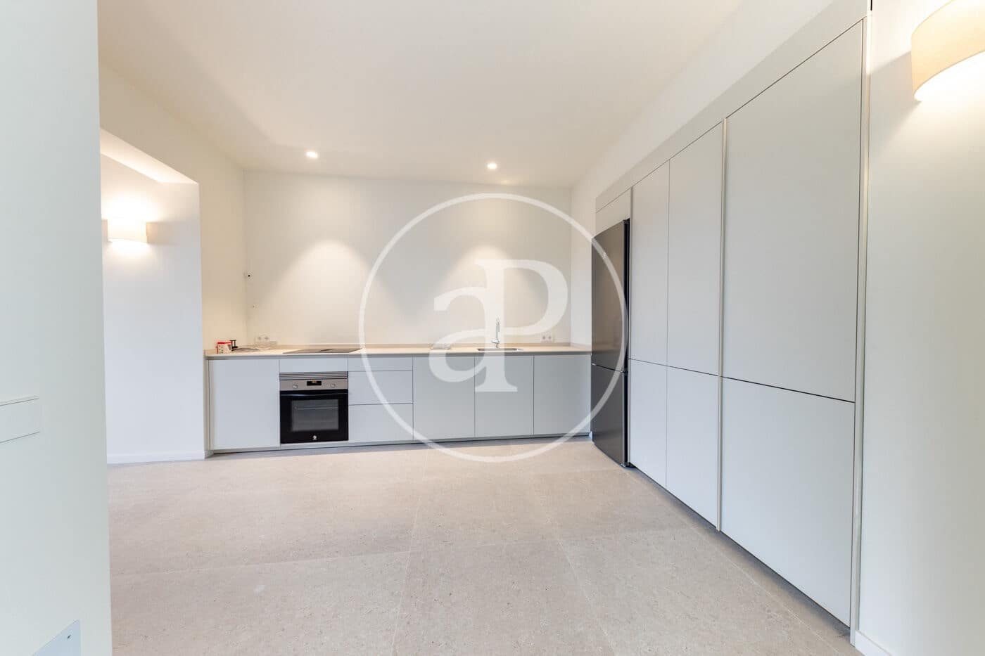 Appartement de 2 chambres à louer à Palma de Mallorca - 2 100 € (Ref: 9998832)
