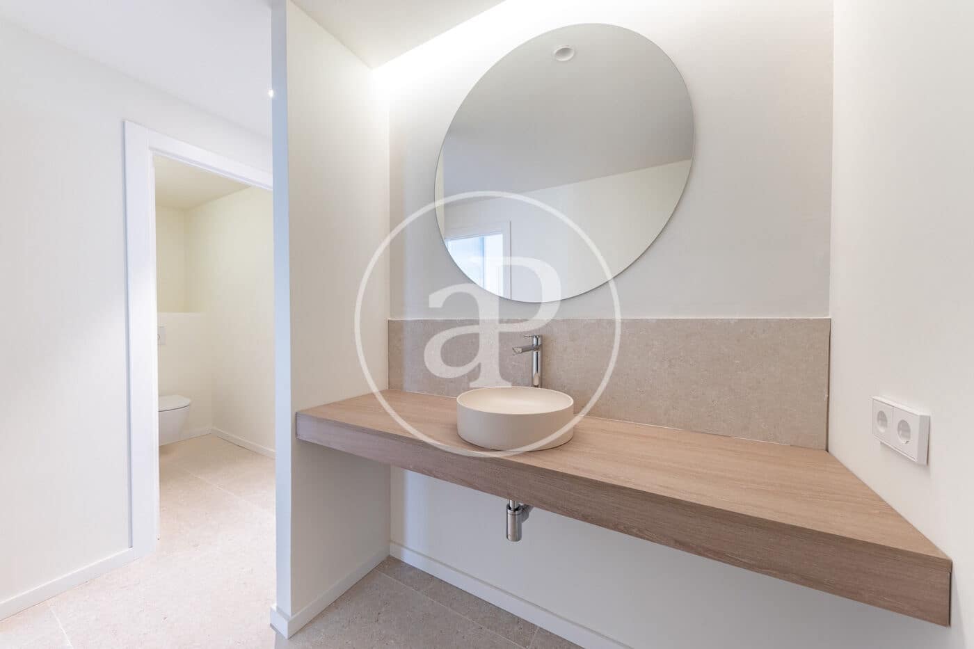 Appartement de 2 chambres à louer à Palma de Mallorca - 2 100 € (Ref: 9998832)