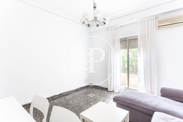 3 bedroom Apartment for rent in Mestalla, Valencia city - € 1,400 (Ref: 10005722)
