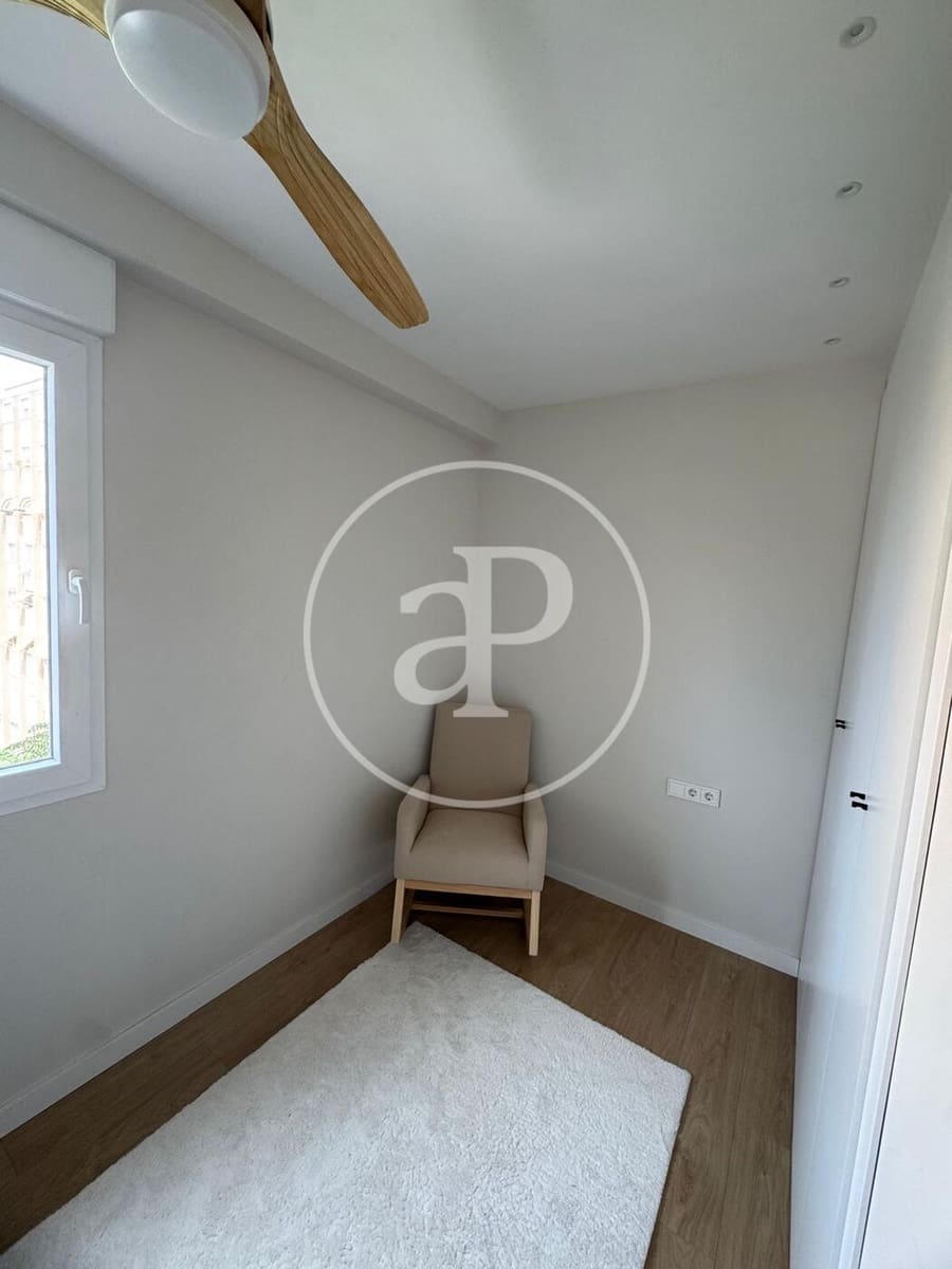 3 sovrum Lägenhet att hyra i Valencia stad - 2 500 € (Ref: 10005724)