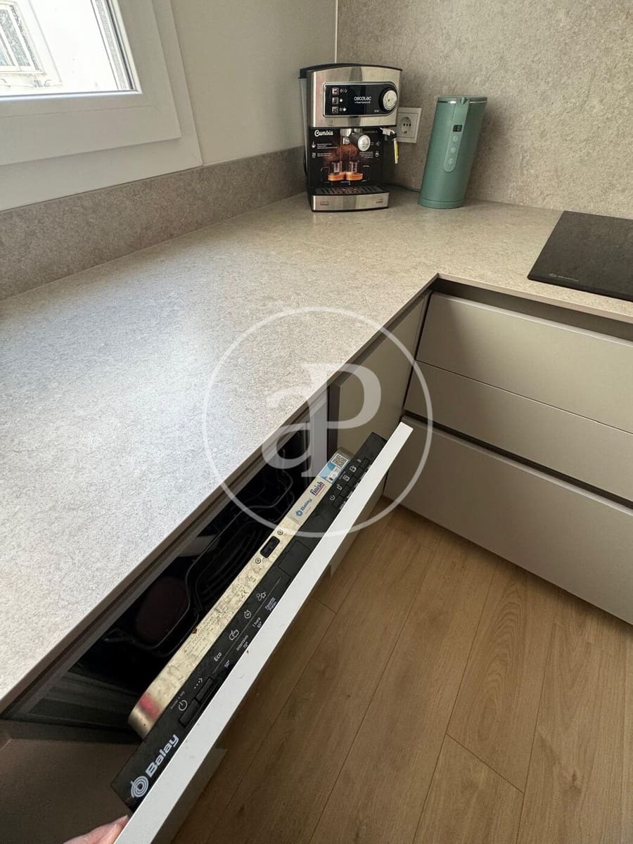 3 sovrum Lägenhet att hyra i Valencia stad - 2 500 € (Ref: 10005724)
