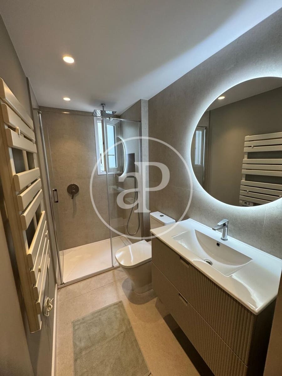 3 sovrum Lägenhet att hyra i Valencia stad - 2 500 € (Ref: 10005724)