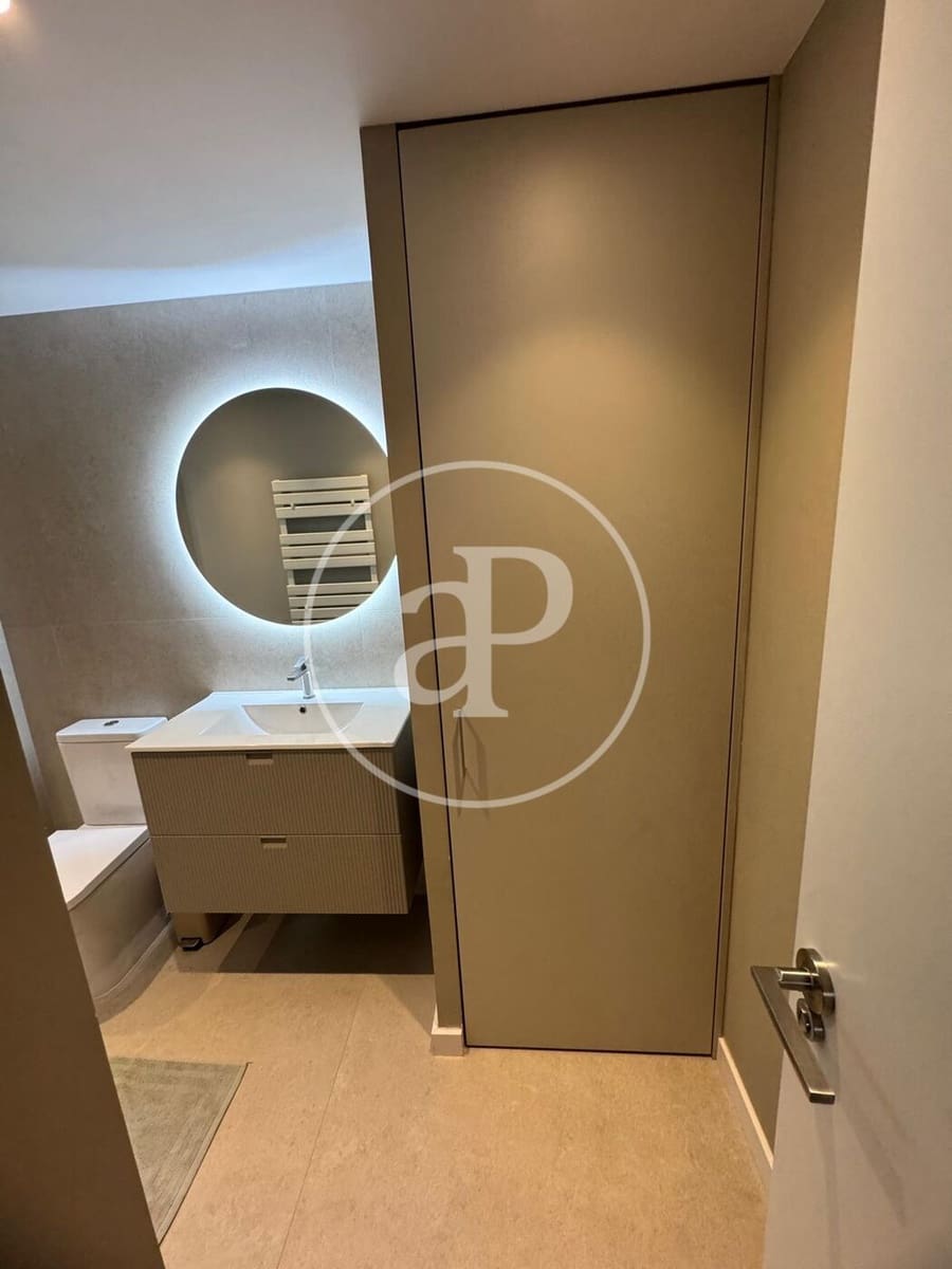 3 sovrum Lägenhet att hyra i Valencia stad - 2 500 € (Ref: 10005724)