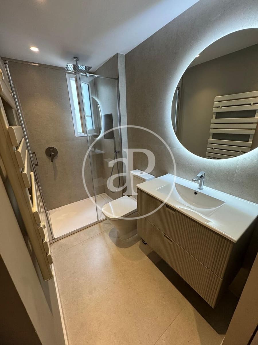 3 sovrum Lägenhet att hyra i Valencia stad - 2 500 € (Ref: 10005724)