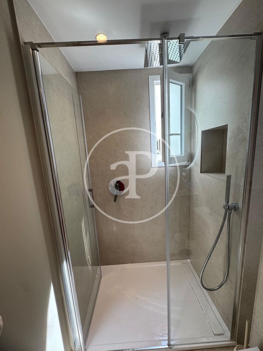 3 sovrum Lägenhet att hyra i Valencia stad - 2 500 € (Ref: 10005724)