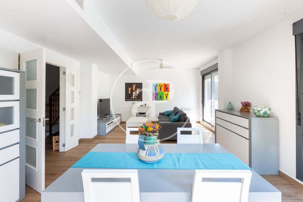 4 bedroom Villa for sale in San Antonio de Benageber with pool - € 479,000 (Ref: 10009188)