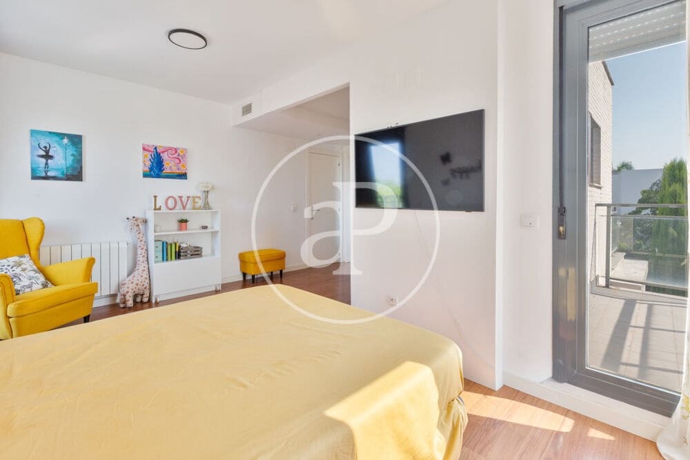 4 bedroom Villa for sale in San Antonio de Benageber with pool - € 479,000 (Ref: 10009188)