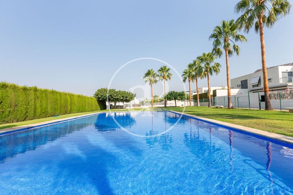 4 bedroom Villa for sale in San Antonio de Benageber with pool - € 479,000 (Ref: 10009188)