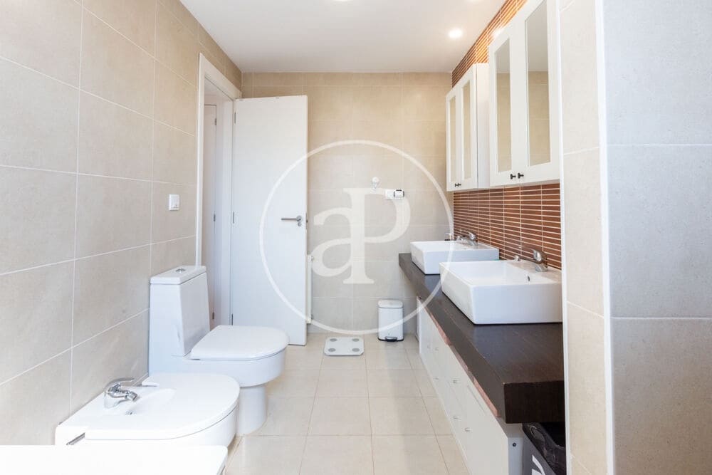 4 bedroom Villa for sale in San Antonio de Benageber with pool - € 479,000 (Ref: 10009188)
