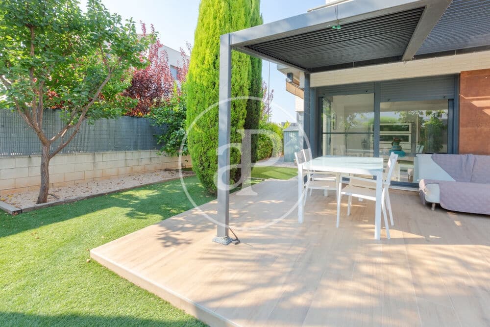 4 bedroom Villa for sale in San Antonio de Benageber with pool - € 479,000 (Ref: 10009188)