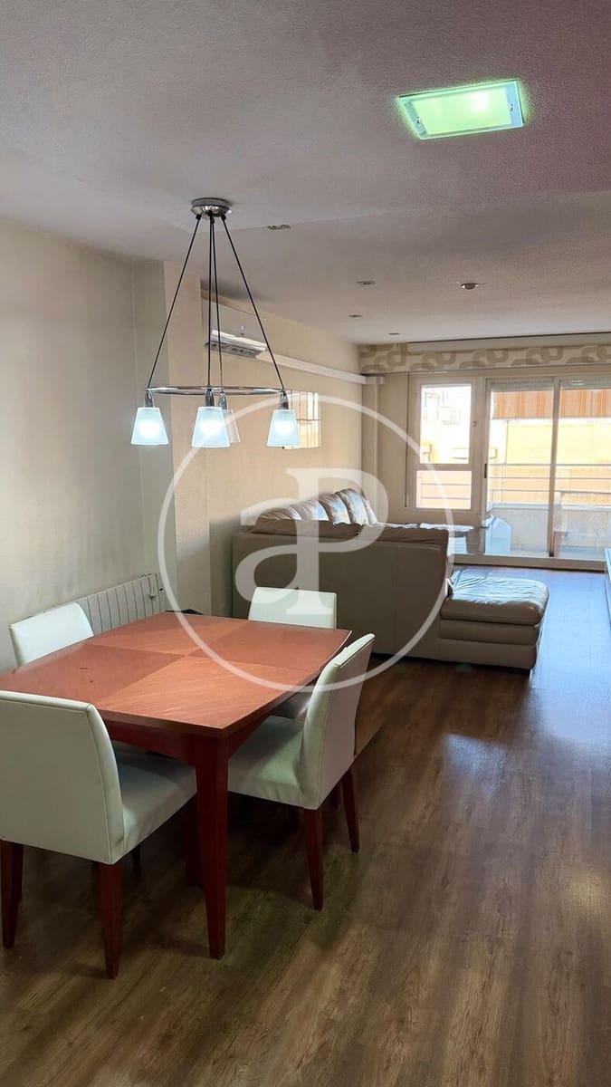 3 quarto Apartamento para arrendar em Arenales del Sol - 980 € (Ref: 10009189)
