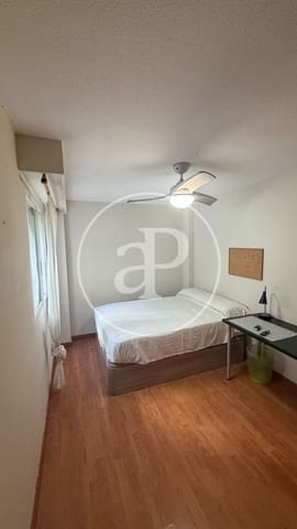 Apartamento de 3 habitaciones en Arenales del Sol, Elche / Elx en alquiler - 980 € (Ref: 10009189)