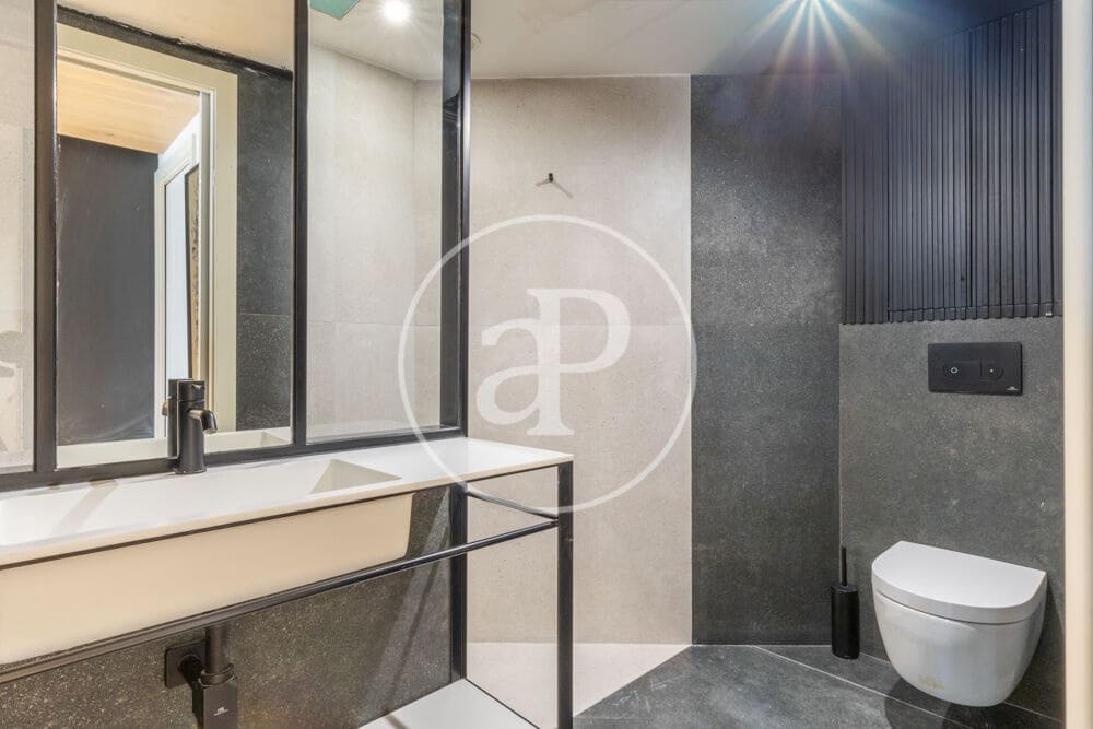 Appartement de 2 chambres à louer à Valence ville - 3 000 € (Ref: 10011544)