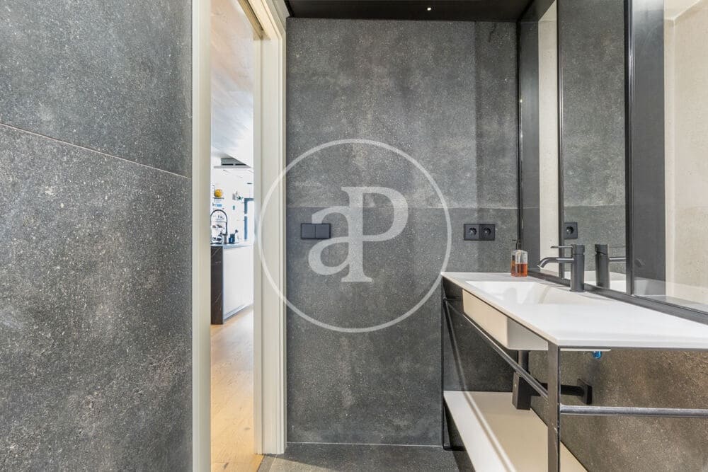 Appartement de 2 chambres à louer à Valence ville - 3 000 € (Ref: 10011544)