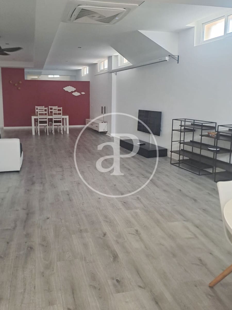 Appartement de 2 chambres à louer à Arenales del Sol - 1 100 € (Ref: 10013427)