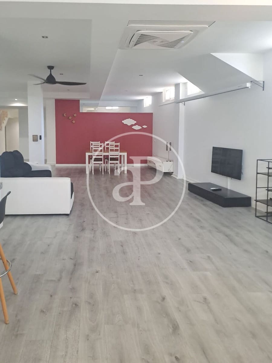 Appartement de 2 chambres à louer à Arenales del Sol - 1 100 € (Ref: 10013427)