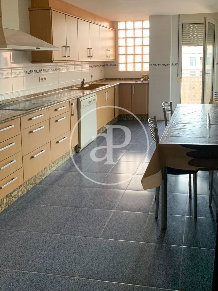 7 soveværelse Lejlighed til salg i Vila-real - € 480.000 (Ref: 10013428)