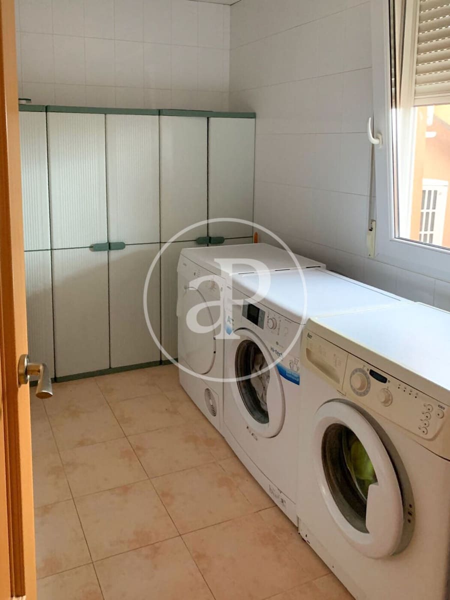 7 soveværelse Lejlighed til salg i Vila-real - € 480.000 (Ref: 10013428)
