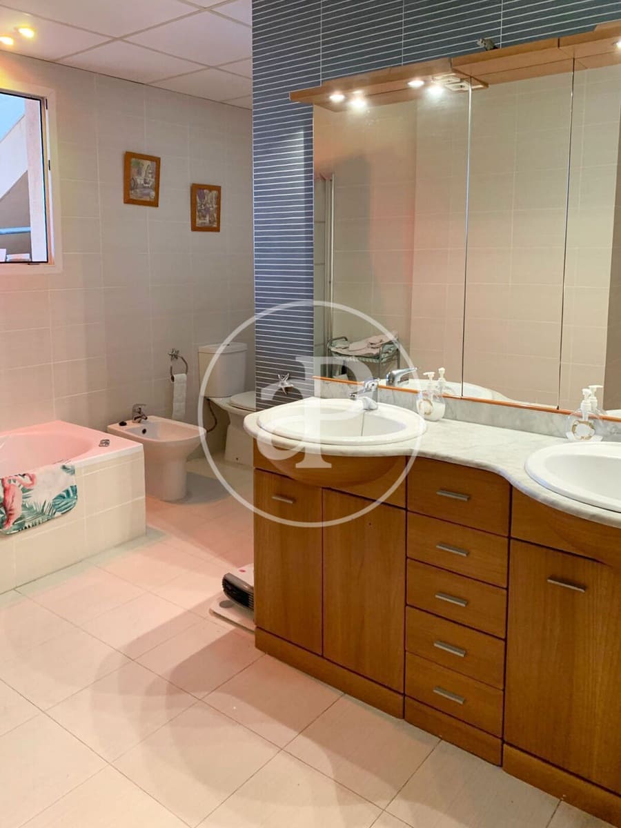 7 soveværelse Lejlighed til salg i Vila-real - € 480.000 (Ref: 10013428)