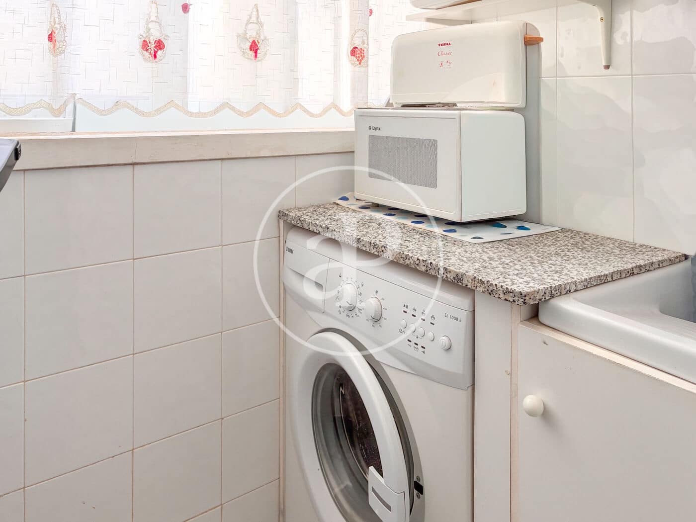 3 bedroom Apartment for rent in Alicante / Alacant city with pool - € 1,200 (Ref: 10015669)