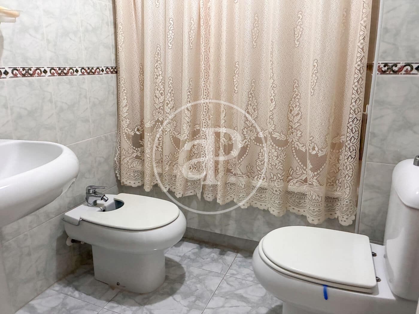 3 bedroom Apartment for rent in Alicante / Alacant city with pool - € 1,200 (Ref: 10015669)