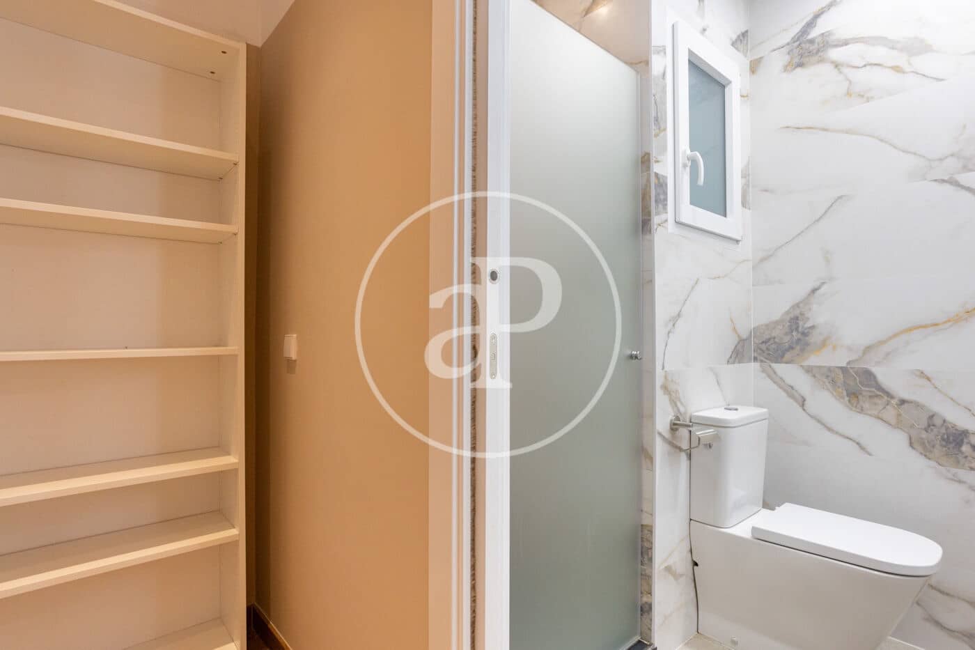 2 bedroom Apartment for rent in Valencia city - € 2,200 (Ref: 10017594)