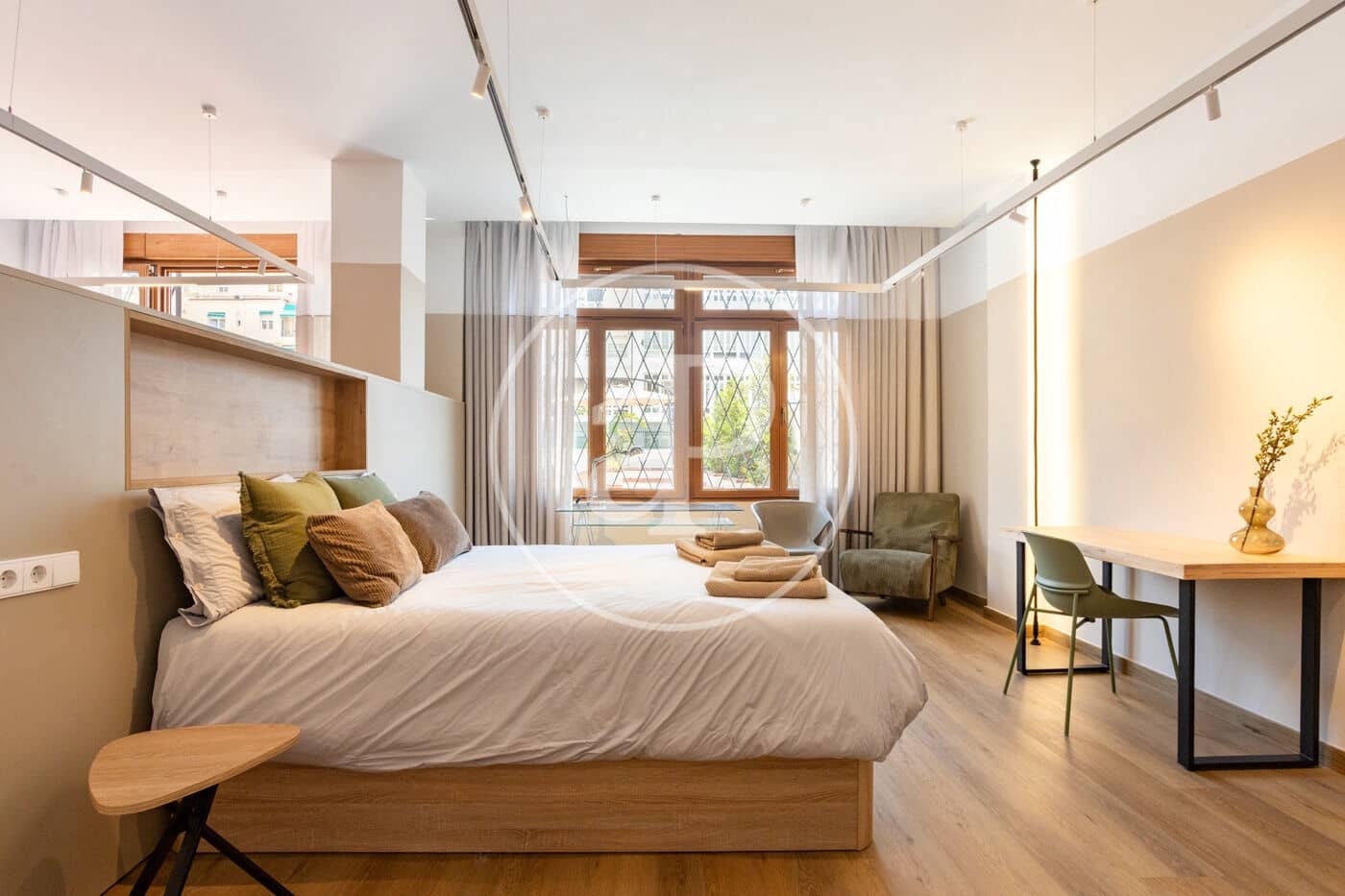 2 bedroom Apartment for rent in Valencia city - € 2,200 (Ref: 10017594)