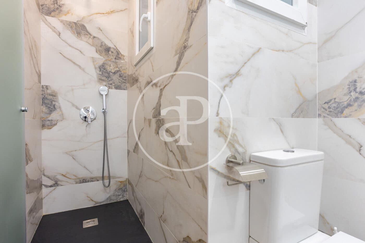 2 bedroom Apartment for rent in Valencia city - € 2,200 (Ref: 10017594)