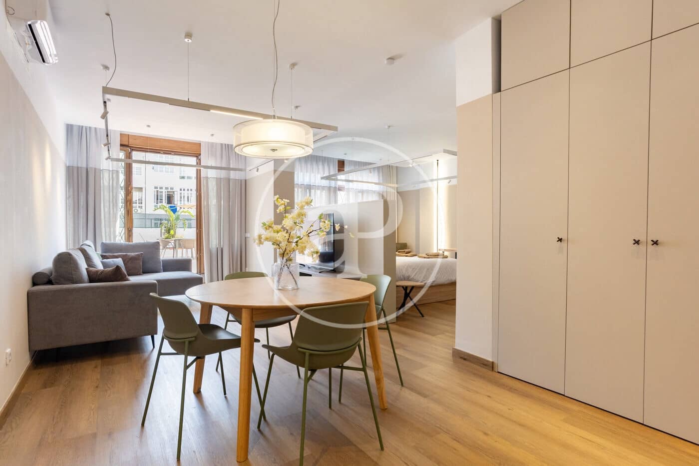 2 bedroom Apartment for rent in Valencia city - € 2,200 (Ref: 10017594)