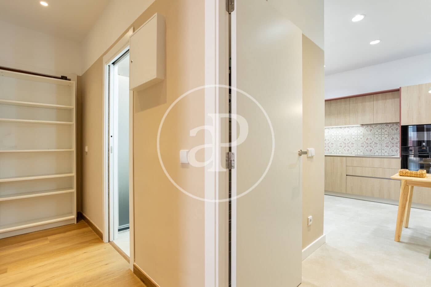 2 bedroom Apartment for rent in Valencia city - € 2,200 (Ref: 10017594)