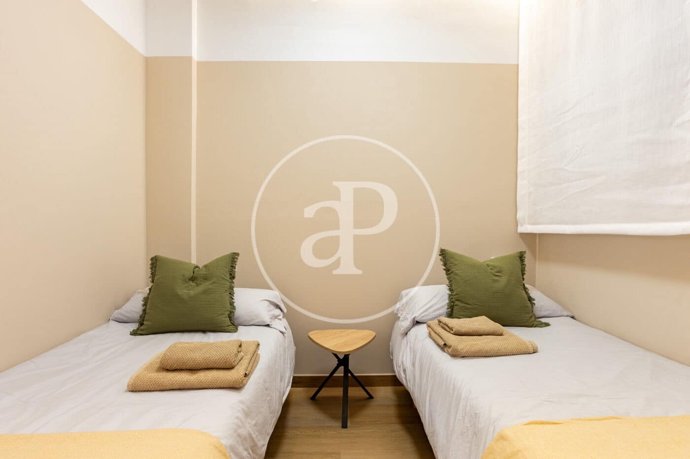 2 bedroom Apartment for rent in Valencia city - € 2,200 (Ref: 10017594)