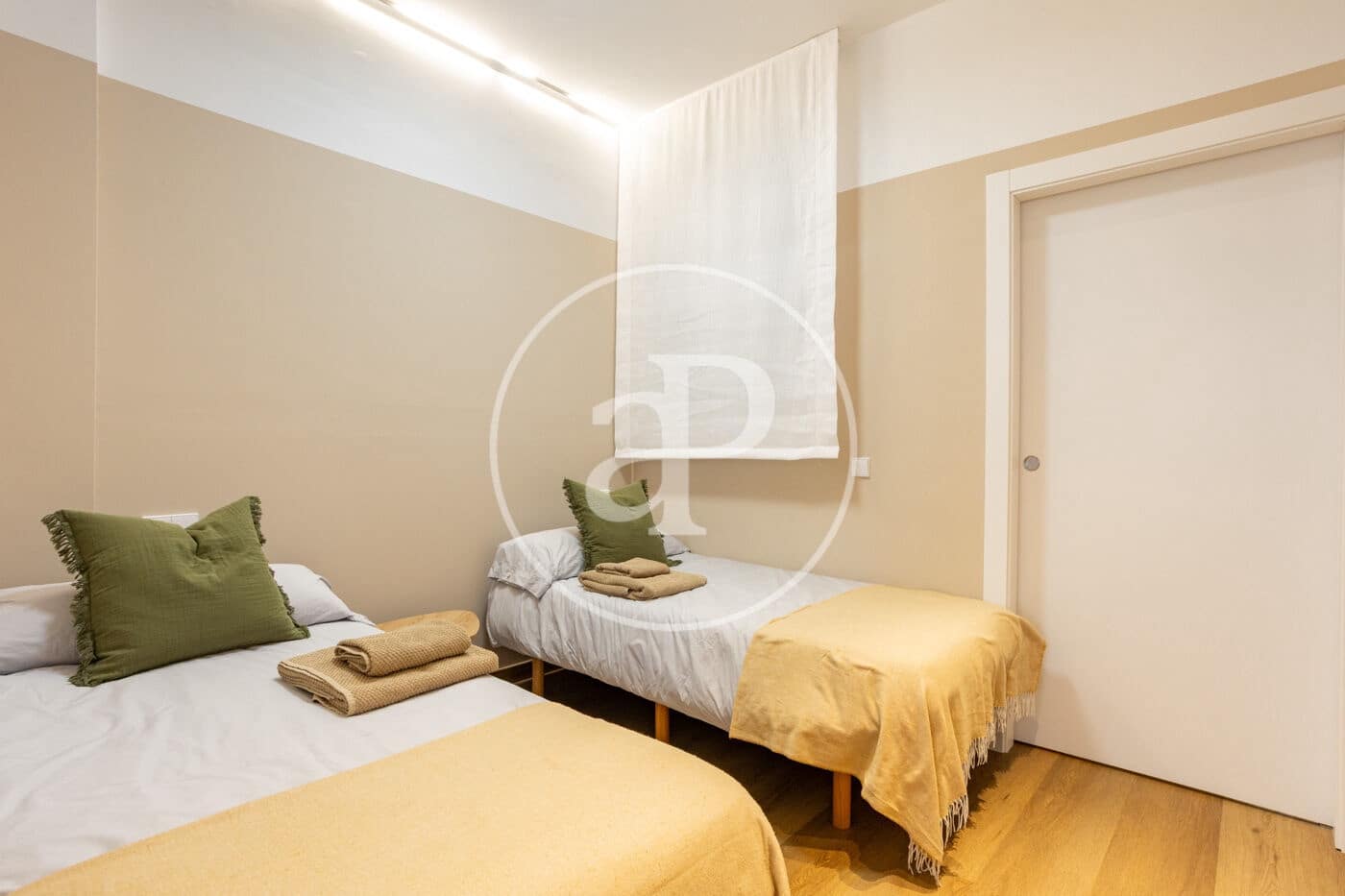 2 bedroom Apartment for rent in Valencia city - € 2,200 (Ref: 10017594)