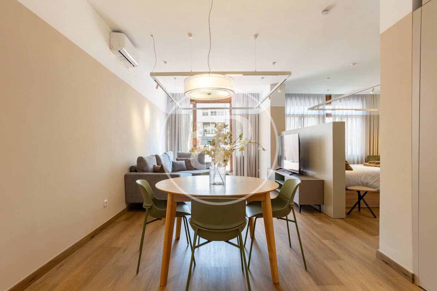 2 bedroom Apartment for rent in Valencia city - € 2,200 (Ref: 10017594)