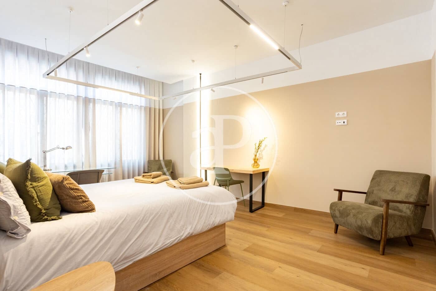 2 bedroom Apartment for rent in Valencia city - € 2,200 (Ref: 10017594)