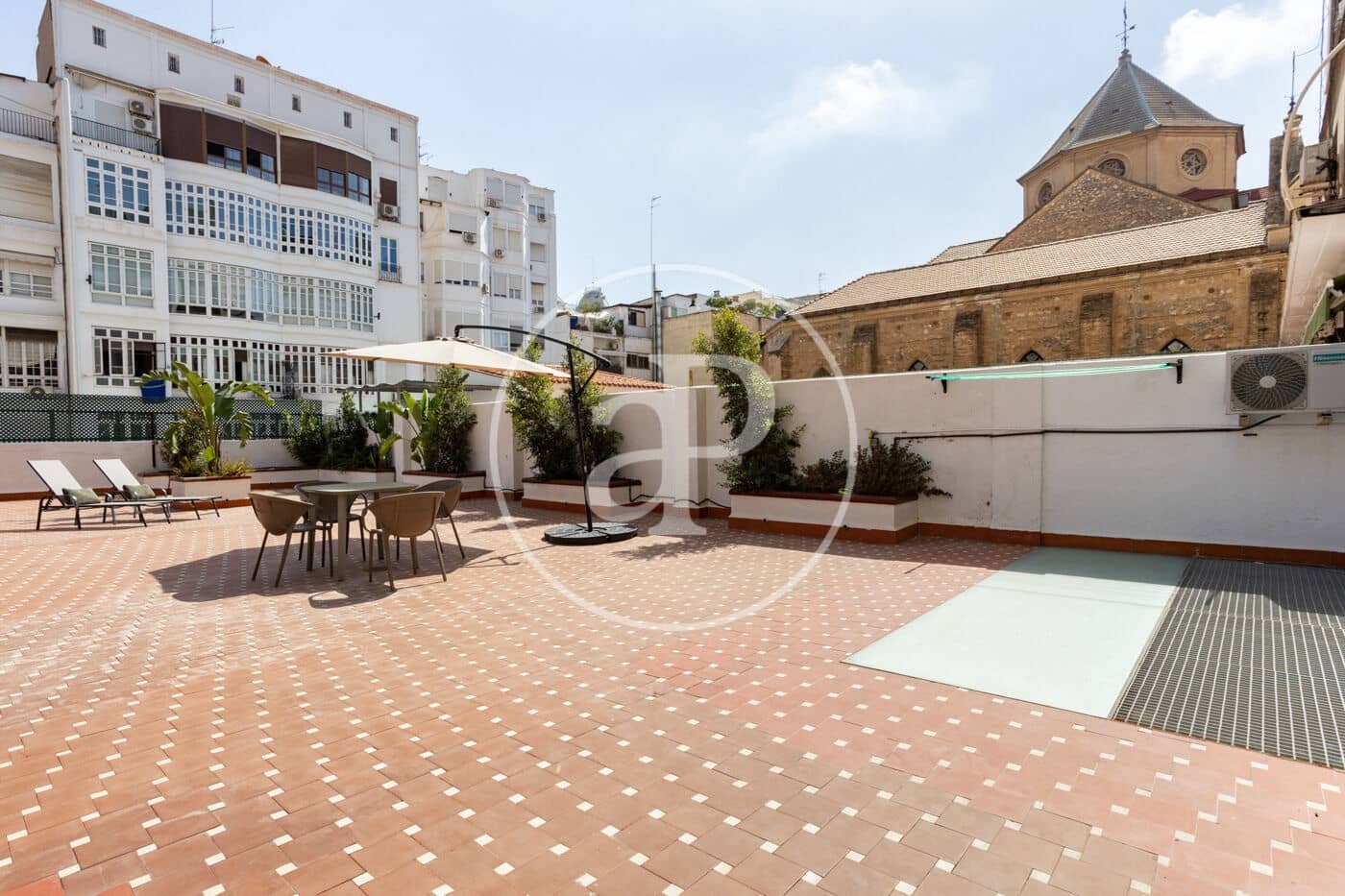 2 bedroom Apartment for rent in Valencia city - € 2,200 (Ref: 10017594)