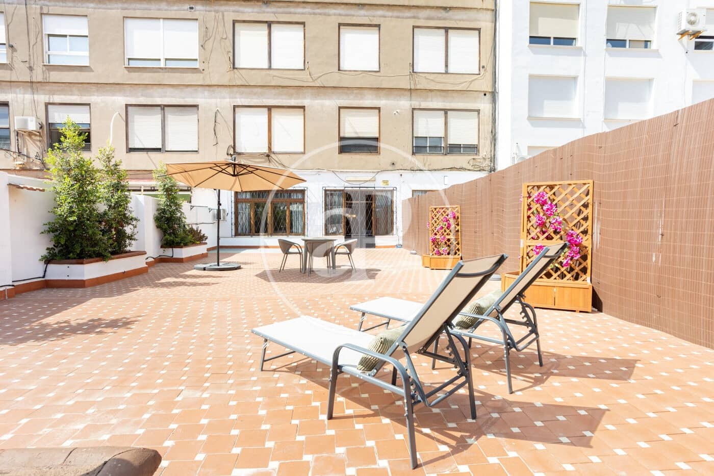 2 bedroom Apartment for rent in Valencia city - € 2,200 (Ref: 10017594)