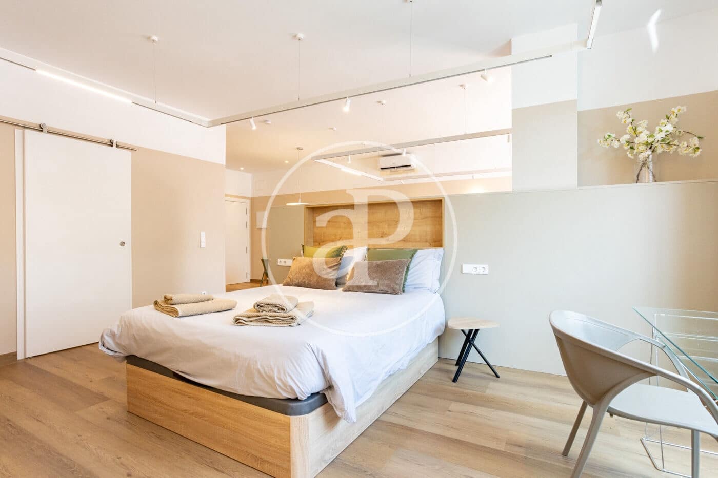 2 bedroom Apartment for rent in Valencia city - € 2,200 (Ref: 10017594)