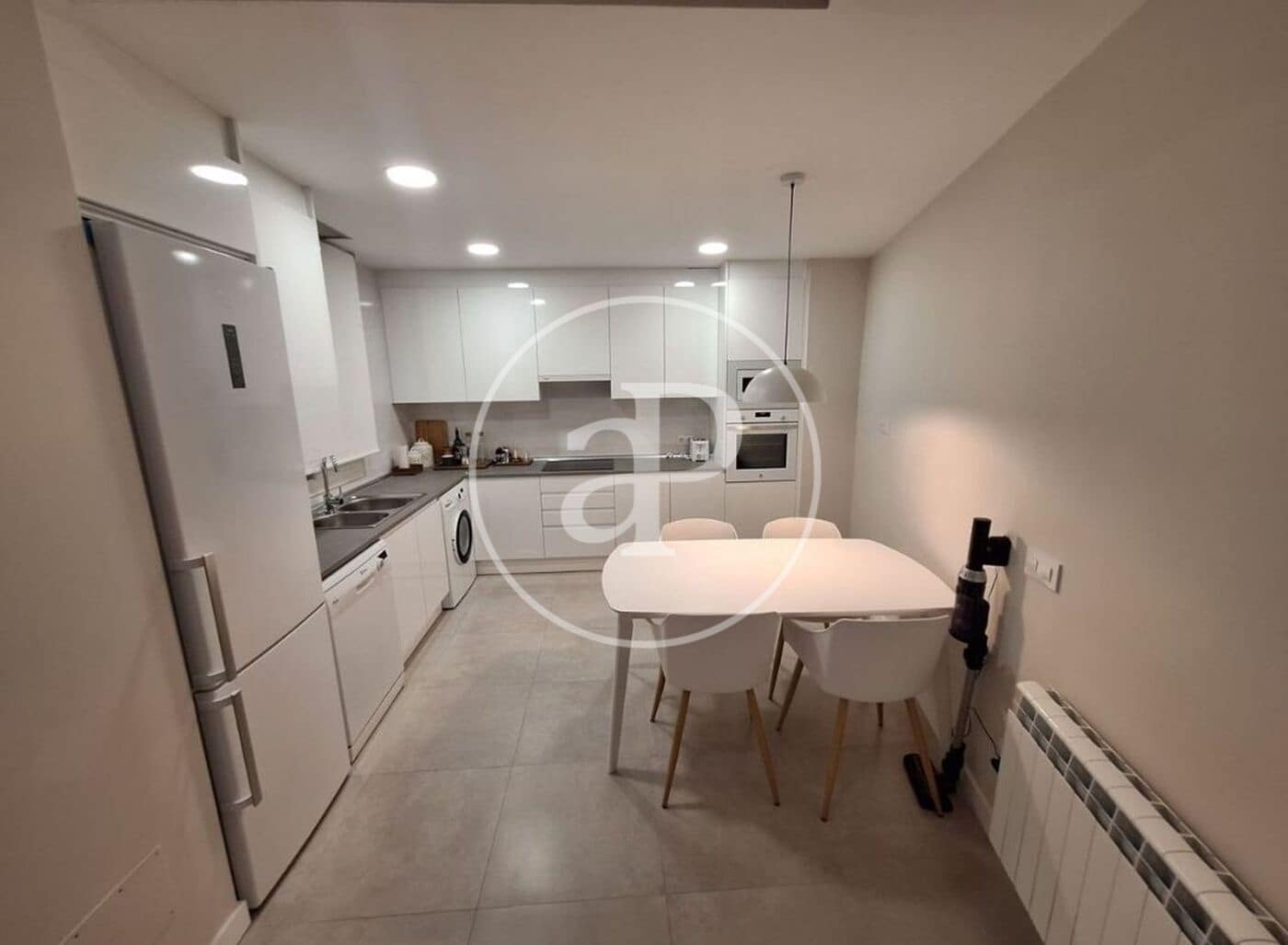 3 sovrum Lägenhet att hyra i Valencia stad - 1 600 € (Ref: 10021016)